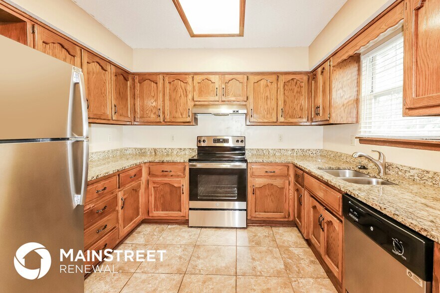 Building Photo - 301 W Heritage Dr