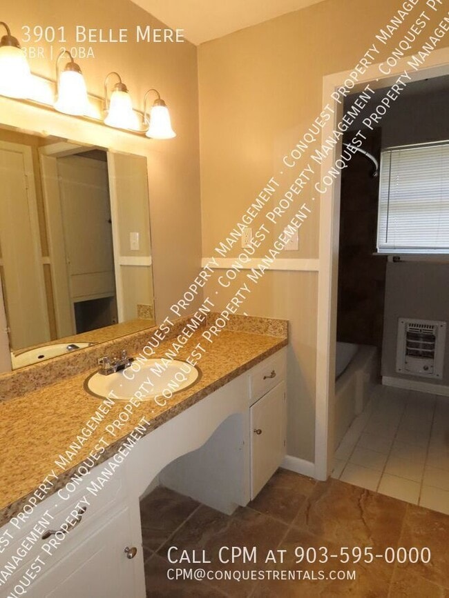 Building Photo - 3901 Belle Mere St