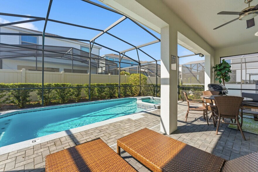 Building Photo - 8914 Zurich Ln