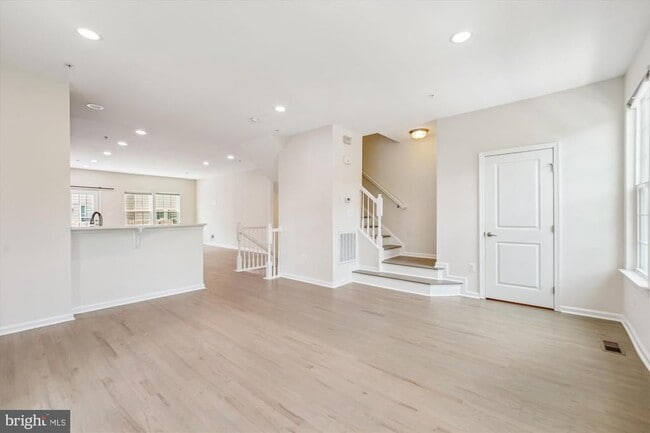 Building Photo - 5313 Smith's Cv Ln