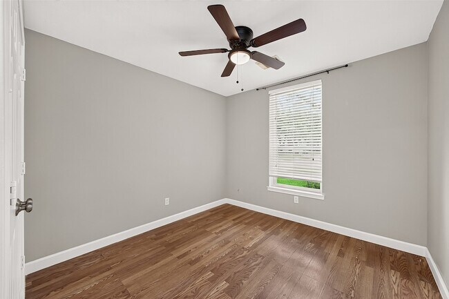 Building Photo - 1810 Ashton Village Dr