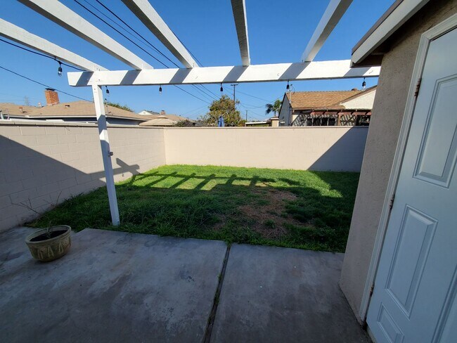 Building Photo - Spacious 3-Bedroom Single Family House with bonus room in Torrance- $4,400/month