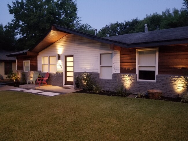 Building Photo - 5805 Blythewood Dr