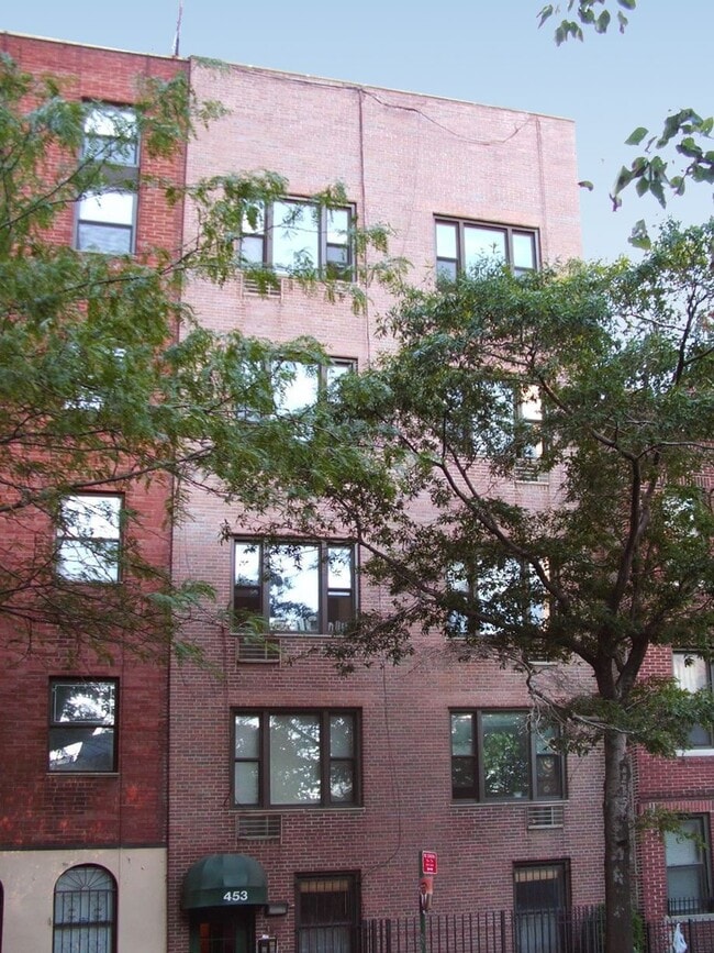 Building Photo - 453 W 43rd St