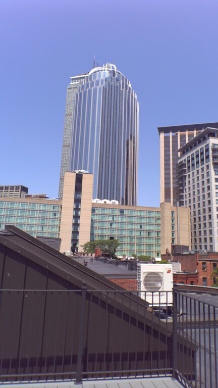 Building Photo - 11 Follen St