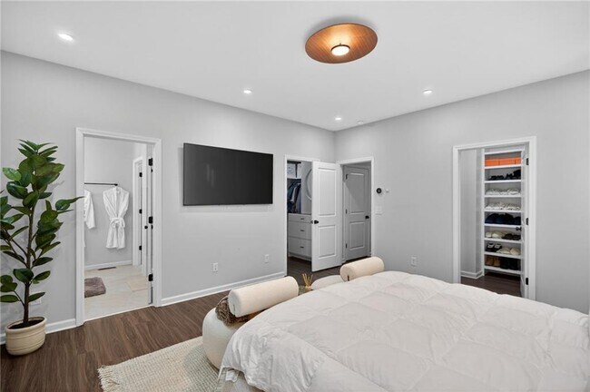 Building Photo - 1445 Creekside Cir NW