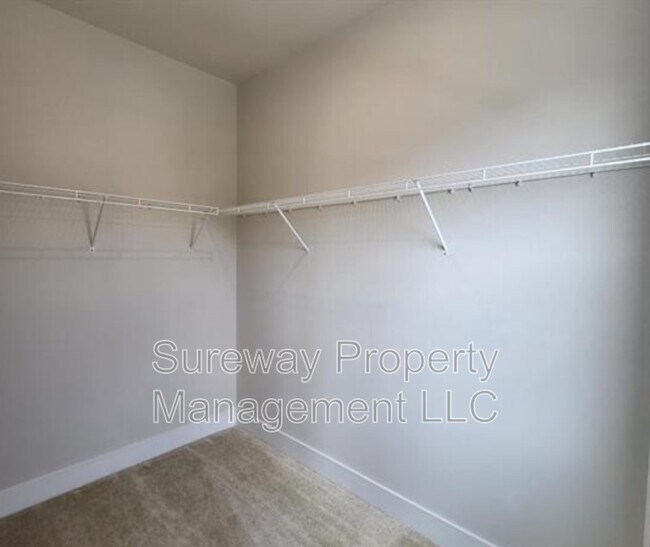 Building Photo - 766 Switchman Rd