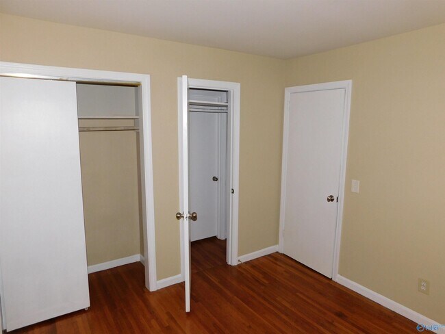 Building Photo - 3104 Cumbres Cir NW