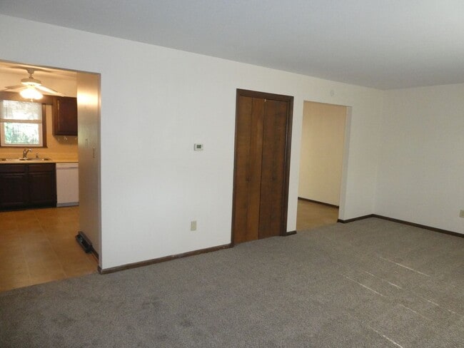 Building Photo - 1409 Joann St