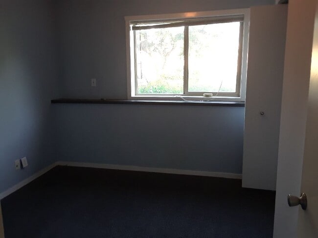 Building Photo - 1157 Atwood St S