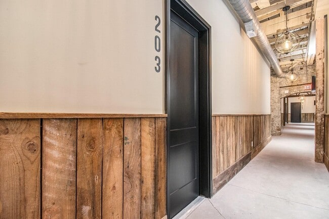 Building Photo - 42 Keys Ferry St