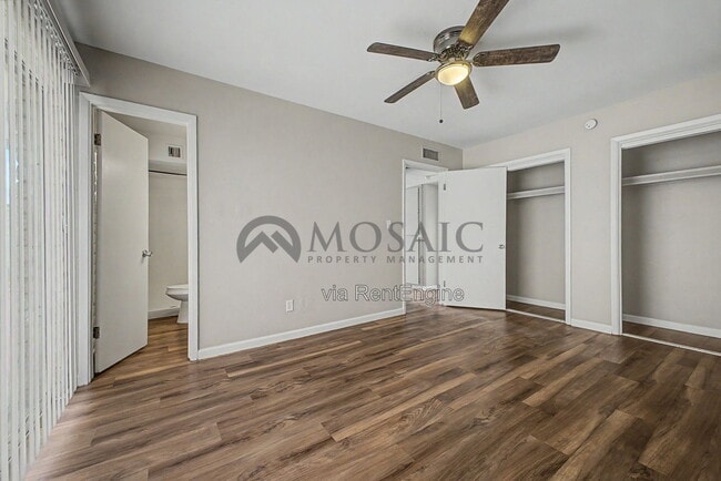 Building Photo - 1204 S McClintock Dr