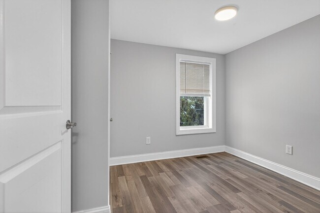 Building Photo - 39 Carroll St