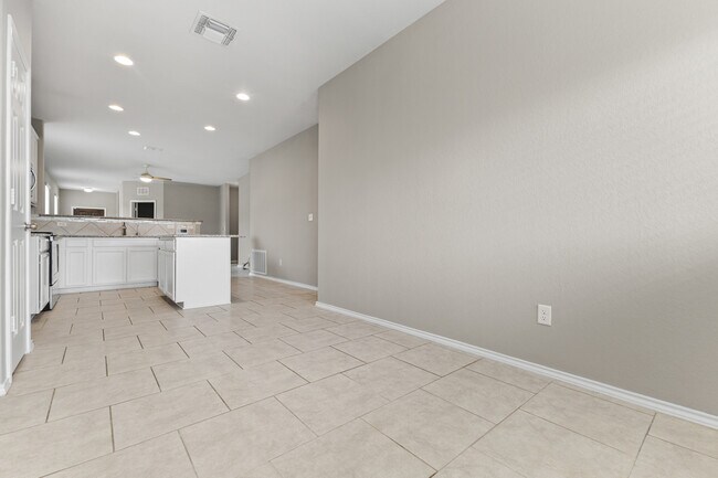 Building Photo - 10719 Noble Canyon