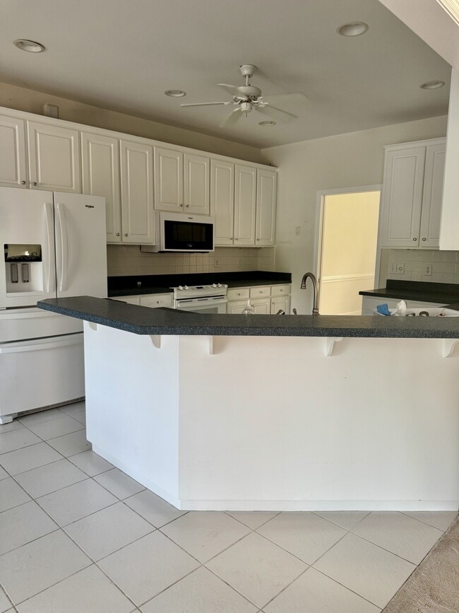 Building Photo - 513 Alexis Dr