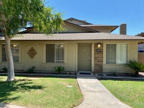 Building Photo - 3 Bedroom 2 Bathroom in Scottsdale