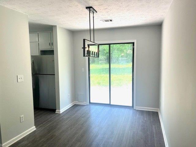 Building Photo - 8156 Sunnydale Ln