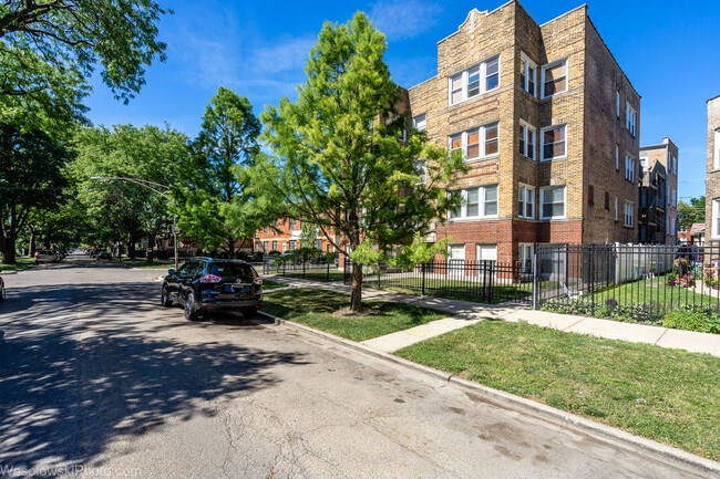 Building Photo - 4900 N Lawndale Ave