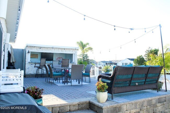 Building Photo - 3428 Maritime Dr