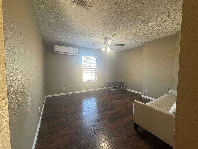 Building Photo - 22474-224D2 Restful Ln