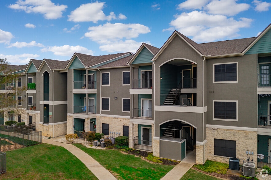 Primary Photo - Summit at Salado Creek