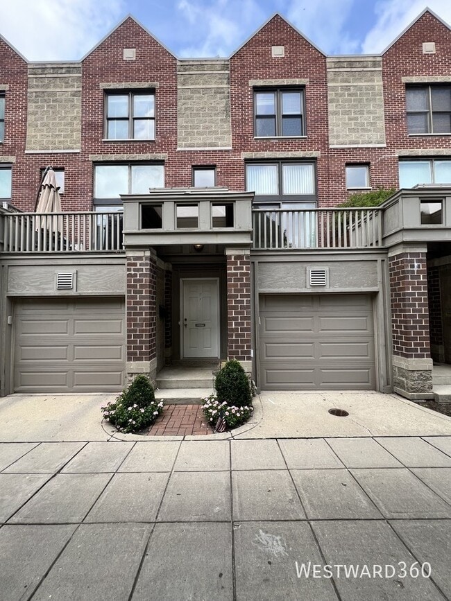 Building Photo - 2753 N Wayne-E