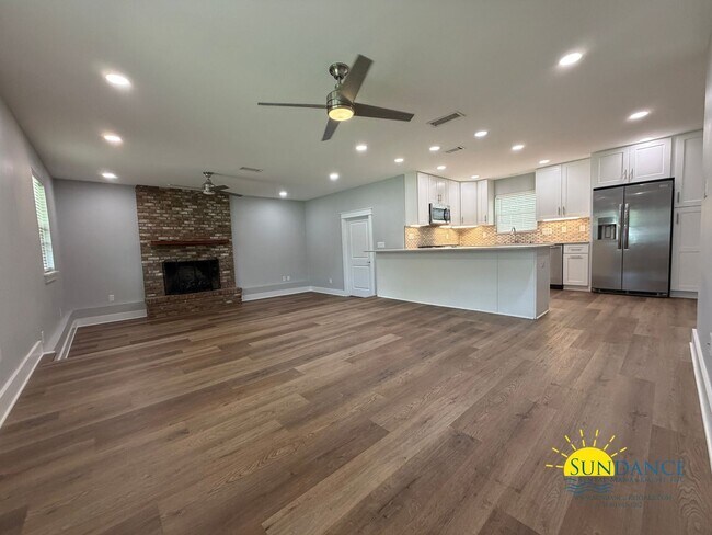 Building Photo - Lovely 3 Bedroom Home in Fort Walton Beach!