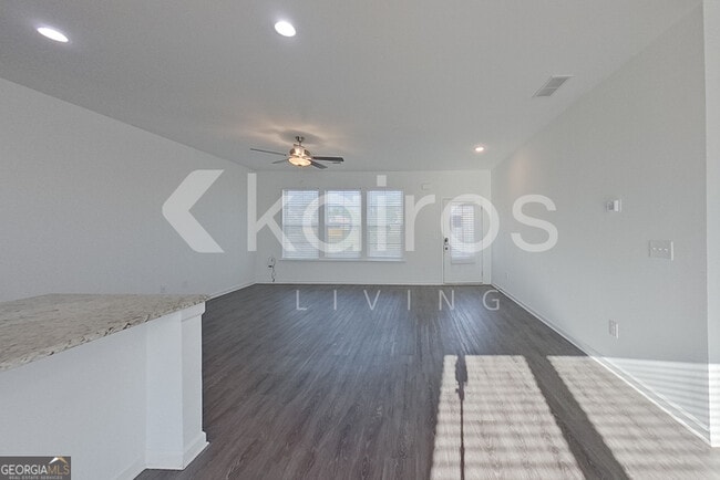 Building Photo - 103 Silver Maple Ln