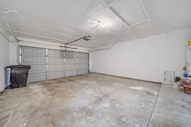 Building Photo - 7722 Covington Dr