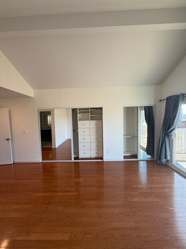Building Photo - Alameda's most sought after gated communit...