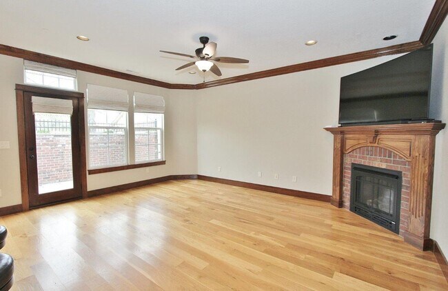 Building Photo - Patio Home in Downtown Eagle!