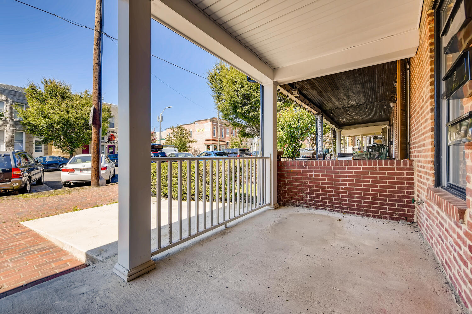 Building Photo - 3449 Chestnut Ave