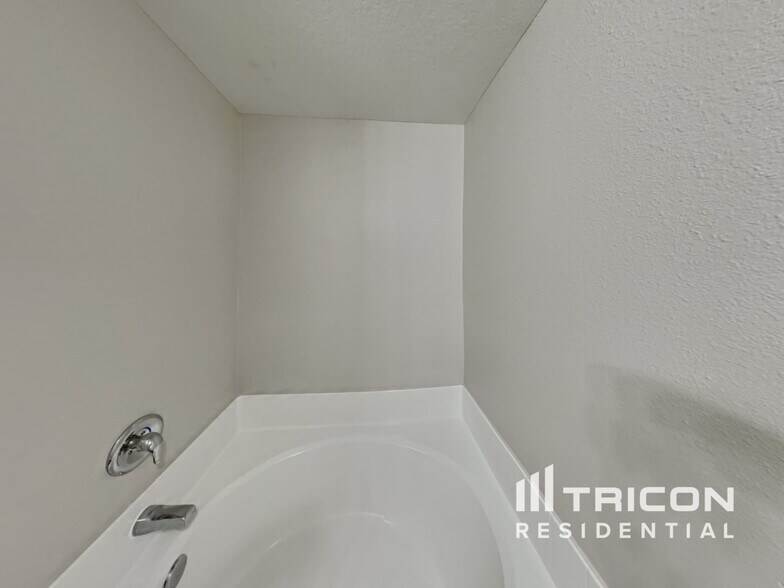 Building Photo - 2503 Regatta Ln