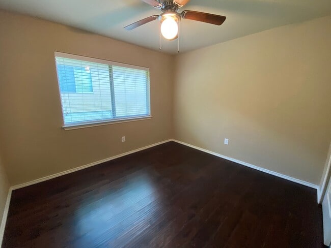 Building Photo - 27039 Trinity Bend