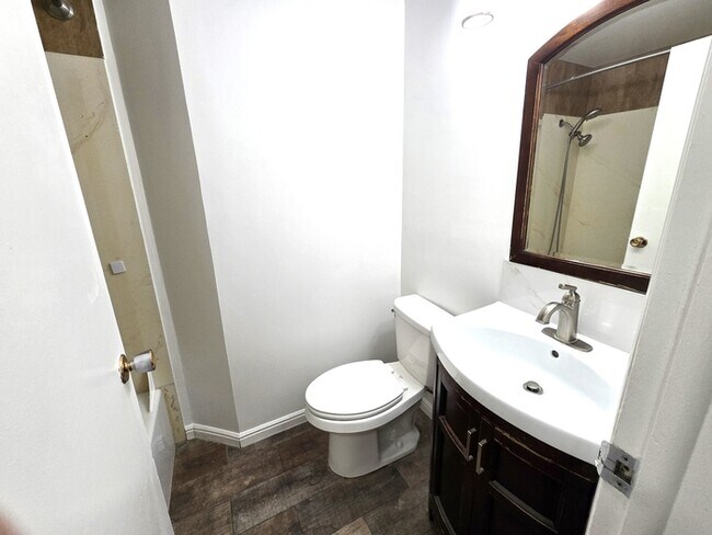 Building Photo - 4575 Balsam Ave