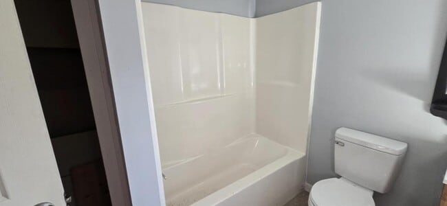 Building Photo - 2623 W Black Creek Rd