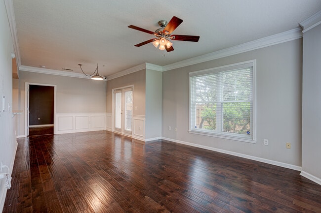 Building Photo - 1850 Cotillion Dr