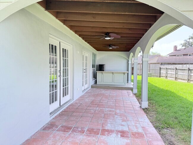 Building Photo - 4006 Cedar Ridge Ct