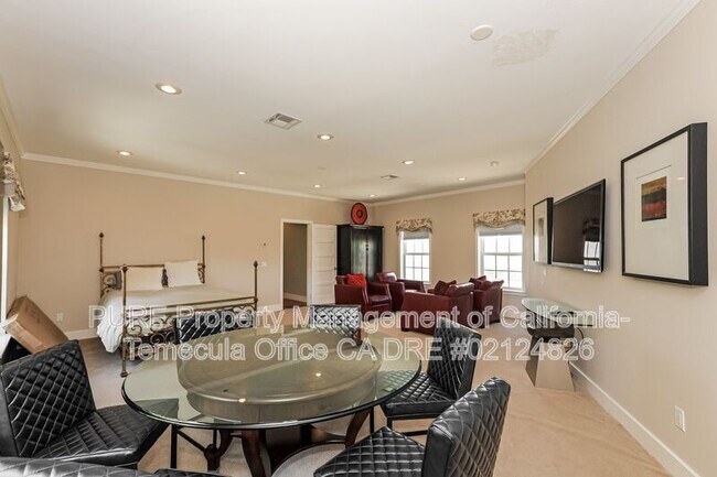 Building Photo - 36475 Avenida La Cresta