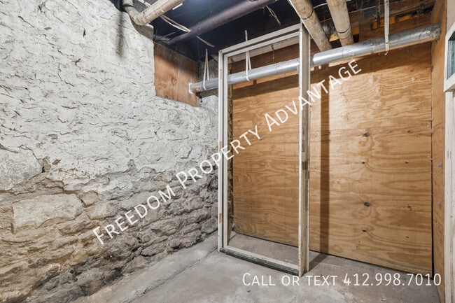 Building Photo - 412 Edgemont St