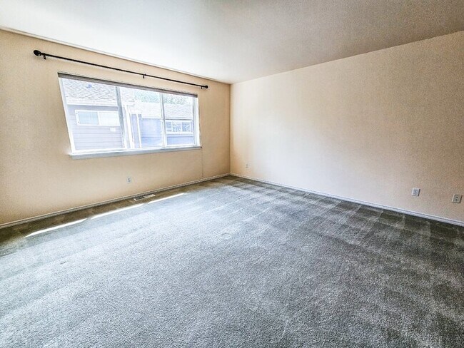 Building Photo - 4424 239th Pl SE