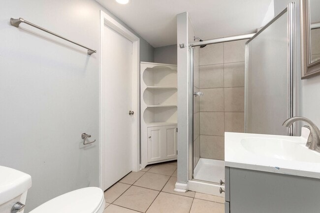 Building Photo - 3704 Greenwich Rd