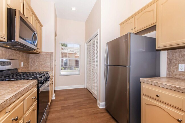 Building Photo - 625 Jasmine Parke Dr