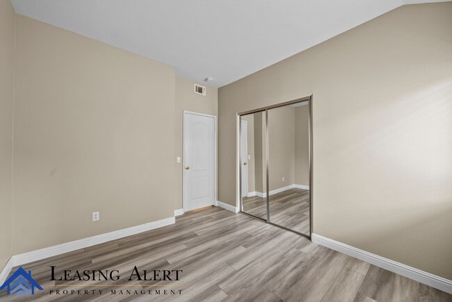 Building Photo - 23721 Skycrest Cir Dr