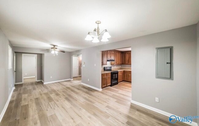 Building Photo - 3218 Uvalde Ln NW