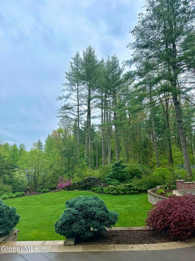 Building Photo - 9 Oakbrook Blvd