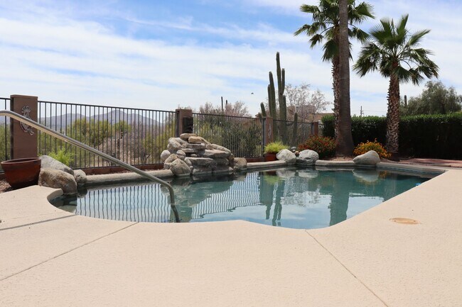 Building Photo - 4943 W Rosebay Dr