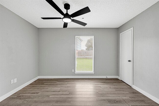 Building Photo - 1806 Settlers Ct