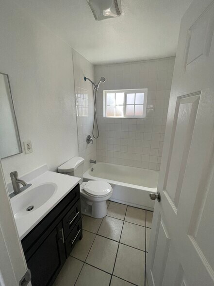 Building Photo - 533 E 36th St