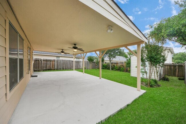 Building Photo - 7611 Legacy Pines Dr